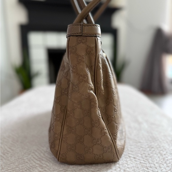 Authentic Gucci Sukey Medium Leather Tote Bag Gold Hardware - Picture 2 of 16